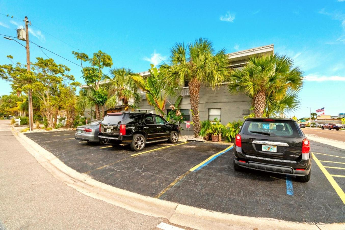 Boutique Beach Retreat St. Pete Beach Bagian luar foto