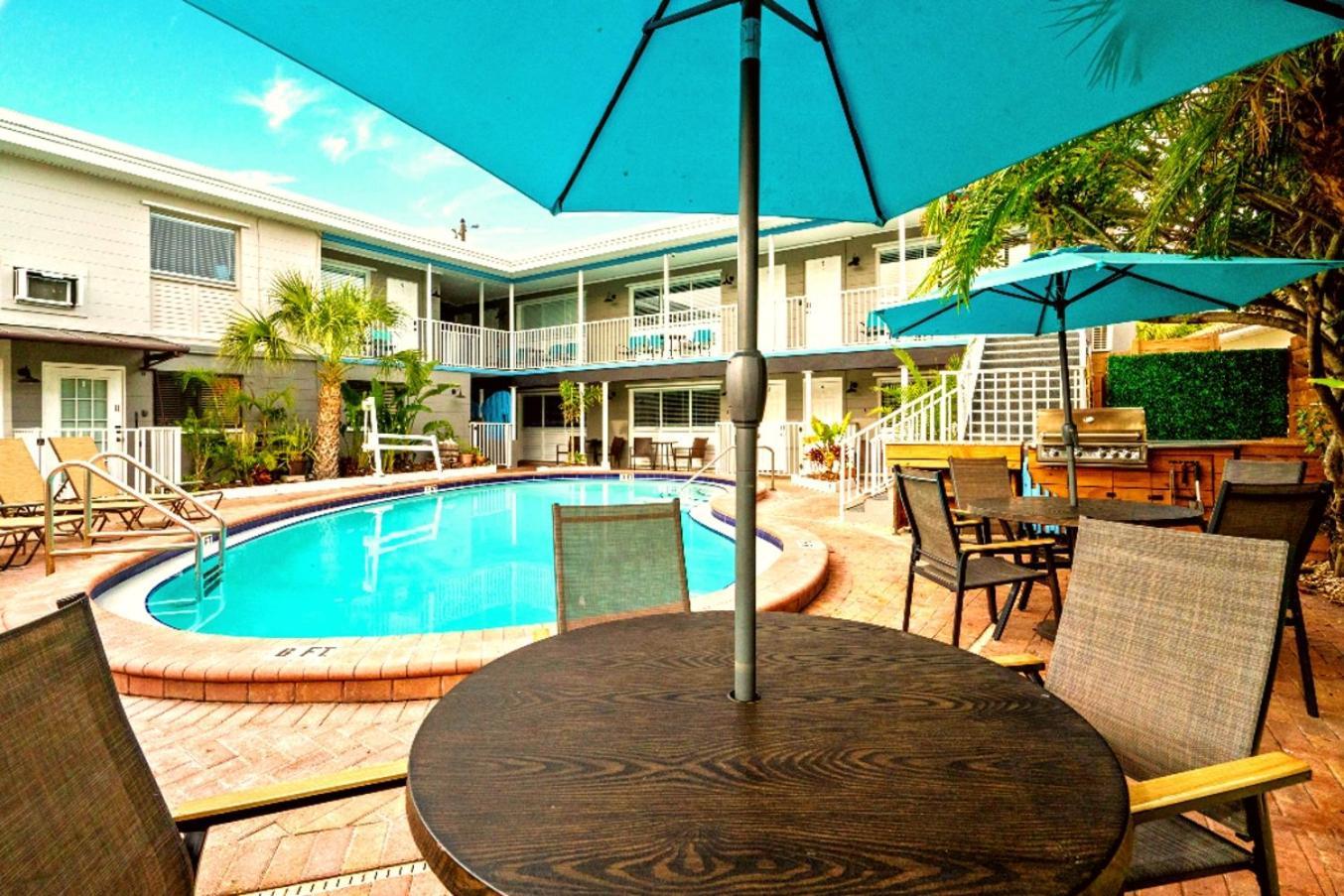 Boutique Beach Retreat St. Pete Beach Bagian luar foto